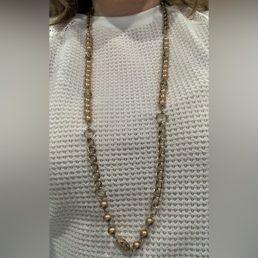 39” gold tone antique style faux pearl necklace
